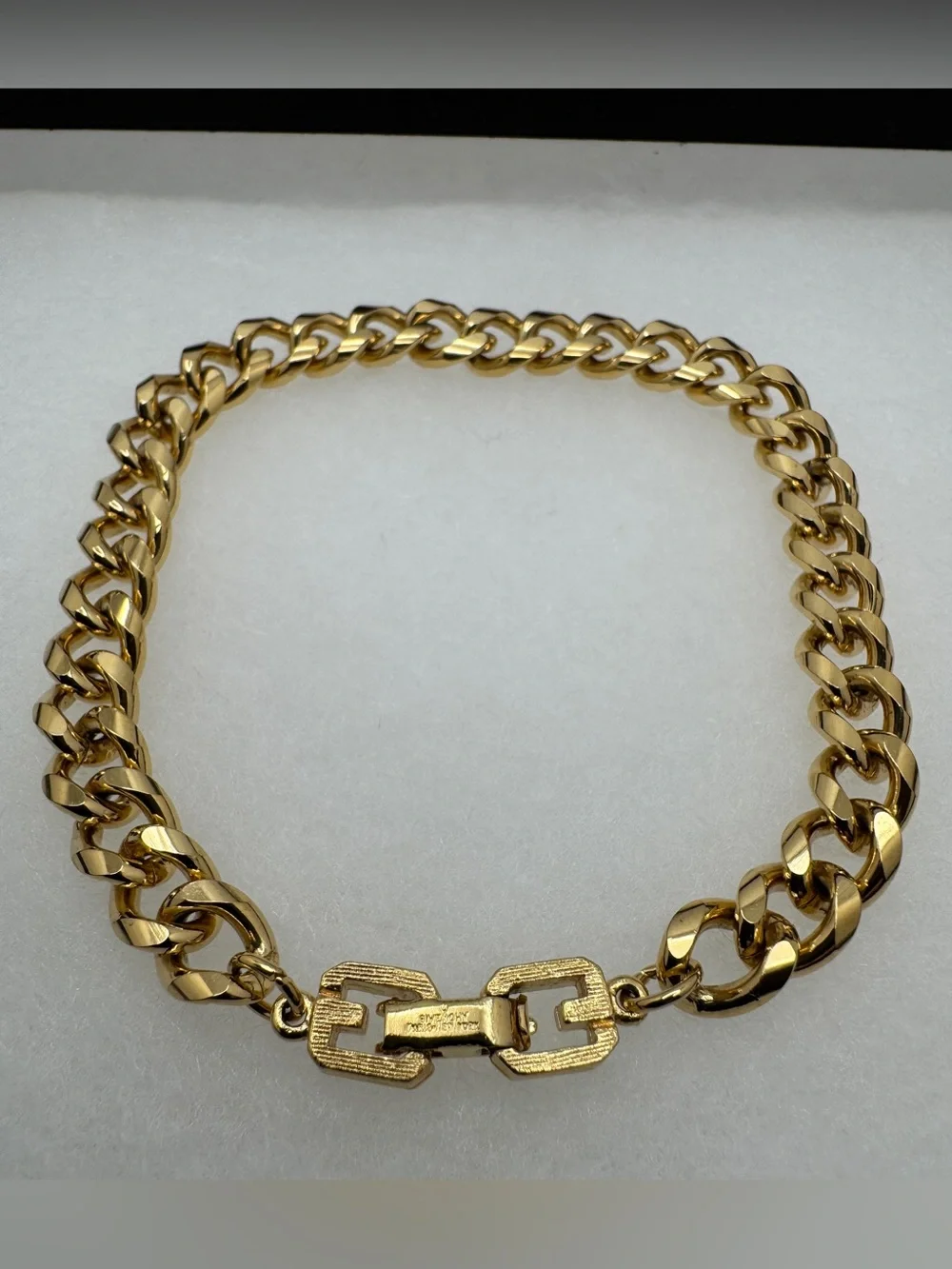 Givenchy Gold-Tone Curb Bracelet with Signature Link Clasp Size: 8.5 Unisex